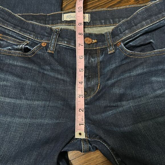 Madewell Skinny Jeans in a dark wash - Size 27 - Picture 7 of 7